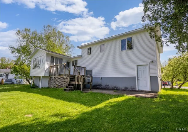 Homes for sale in Herkimer, NY | 810 Hillview Dr, Herkimer, NY 13350 | MLS# S1684651