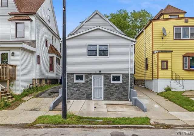Homes for sale in Buffalo, NY | 961 Tonawanda St, Buffalo, NY 14207 | MLS# B1684731