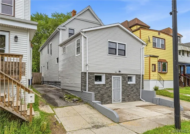 Homes for sale in Buffalo, NY | 961 Tonawanda St, Buffalo, NY 14207 | MLS# B1684731