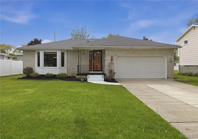 Photo 1 of Sale Pending at 246 Willow Green Dr, Buffalo, NY 14228 | MLS# B1684484 | Listing updated on 2026-06-15