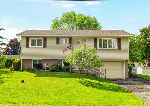 Homes for sale in Whitestown, NY | 11 Marilyn Dr, Whitestown, NY 13492 | MLS# S1683870