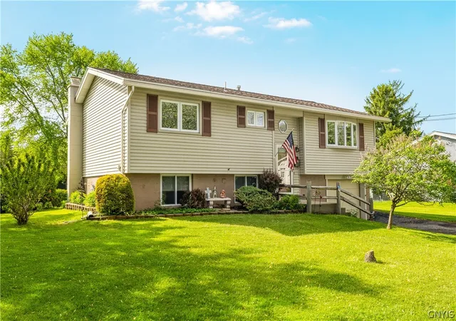 Homes for sale in Whitestown, NY | 11 Marilyn Dr, Whitestown, NY 13492 | MLS# S1683870