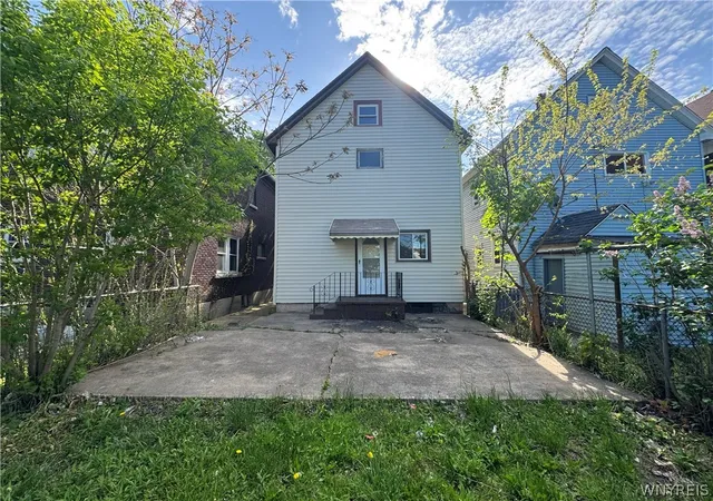 Homes for sale in Niagara Falls, NY | 630 20Th St, Niagara Falls, NY 14301 | MLS# B1684087