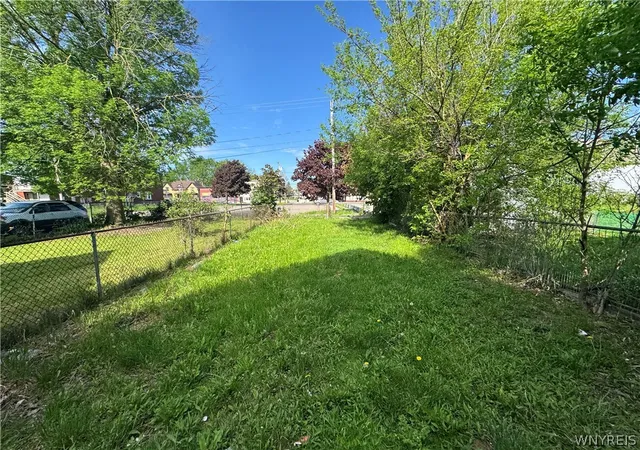 Homes for sale in Niagara Falls, NY | 630 20Th St, Niagara Falls, NY 14301 | MLS# B1684087
