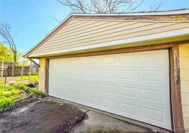 32nd image of 109 Baitz Ave, Buffalo, NY 14206 | MLS# B1681748