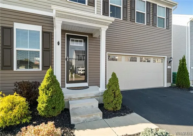 Photo 3 of Sale Pending at 2 Stelle St, Hamburg, NY 14075 | MLS# B1684583 | Listing updated on 2026-07-21
