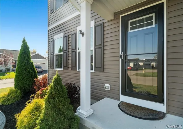 Photo 3 of Sale Pending at 2 Stelle St, Hamburg, NY 14075 | MLS# B1684583 | Listing updated on 2026-07-21