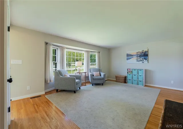 Homes for sale in Amherst, NY | 20 Evanshire Ln, Amherst, NY 14221 | MLS# B1684755