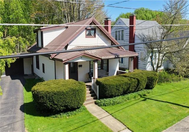 Homes for sale in Salamanca, NY | 48 Swan St, Salamanca, NY 14779 | MLS# B1684372