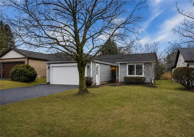 Homes for sale in Penfield, NY | 19 Tall Tree Dr, Penfield, NY 14526 | MLS# R1665415