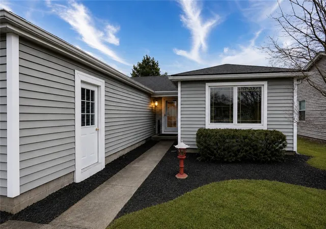 Homes for sale in Penfield, NY | 19 Tall Tree Dr, Penfield, NY 14526 | MLS# R1665415