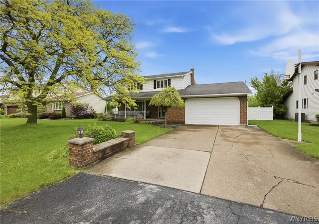 Homes for sale in Niagara, NY | 8860 Disney Dr, Niagara, NY 14304 | MLS# B1684824