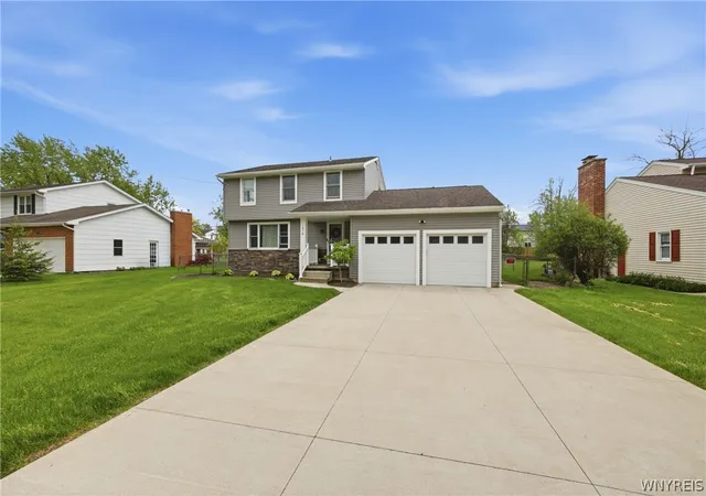 Homes for sale in Grand Island, NY | 1878 Bedell Rd, Grand Island, NY 14072 | MLS# B1684787