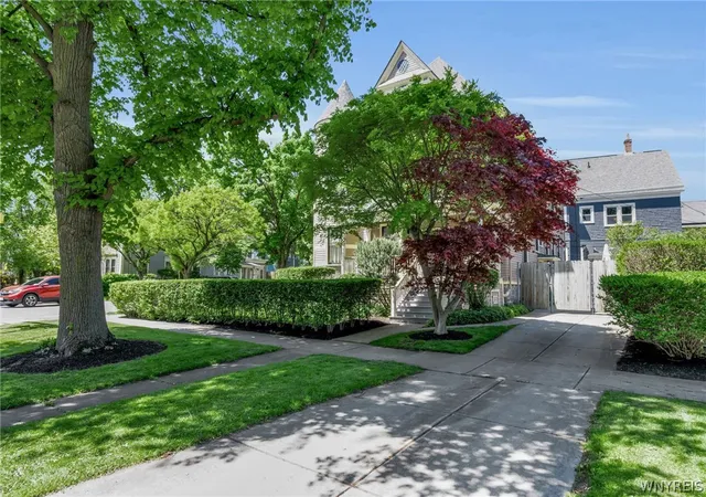 Homes for sale in Buffalo, NY | 482 Linwood Ave, Buffalo, NY 14209 | MLS# B1681279