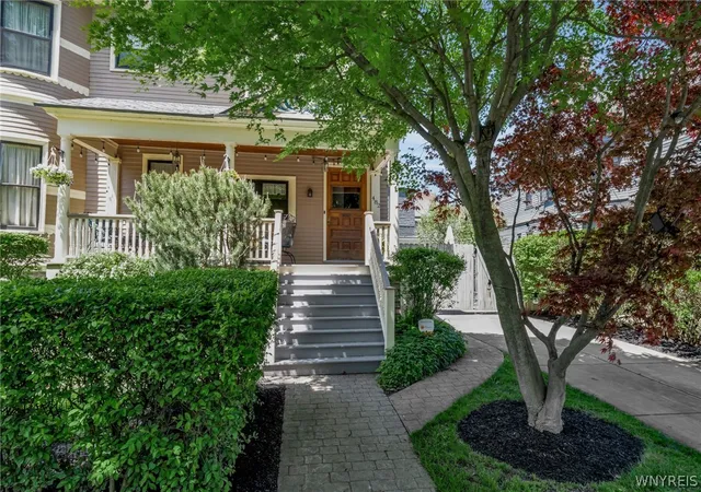 Homes for sale in Buffalo, NY | 482 Linwood Ave, Buffalo, NY 14209 | MLS# B1681279