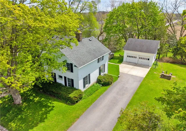 2nd image of 150 William Kidder Rd, Lancaster, NY 14086 | MLS# R1679632