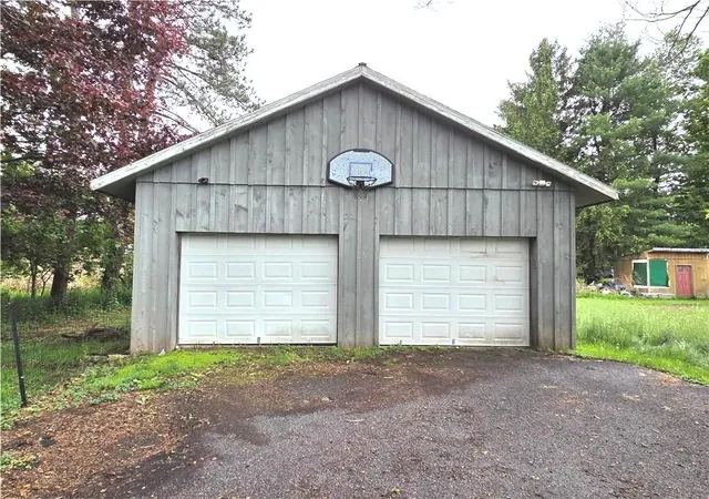 2nd image of 146 E Main St, Morris, NY 13808 | MLS# R1684663