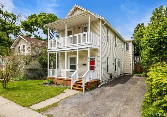 3rd image of 226 Grand St, Lockport City, NY 14094 | MLS# B1684661