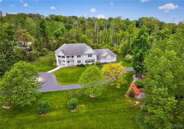 Homes for sale in New Hartford, NY | 122 Jubilee Ln, New Hartford, NY 13413 | MLS# S1684725