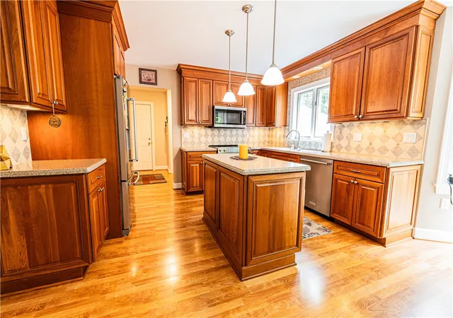3rd image of 487 Sandystone Cir, Webster, NY 14580 | MLS# R1683070