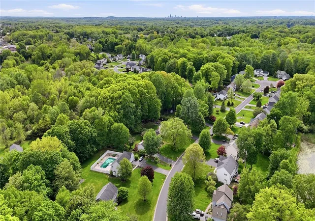 40th image of 487 Sandystone Cir, Webster, NY 14580 | MLS# R1683070