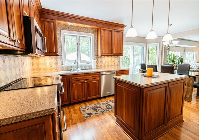 5th image of 487 Sandystone Cir, Webster, NY 14580 | MLS# R1683070