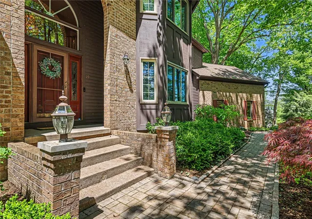 4th image of 19 Sylvan, Fairport, NY 14450 | MLS# R1684577