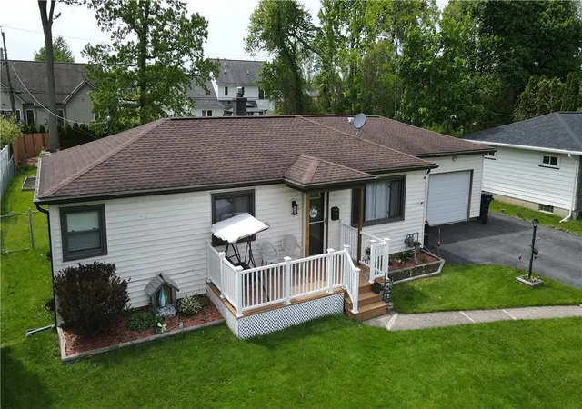 Homes for sale in Gates, NY | 31 W Crest Dr, Gates, NY 14606 | MLS# R1684965