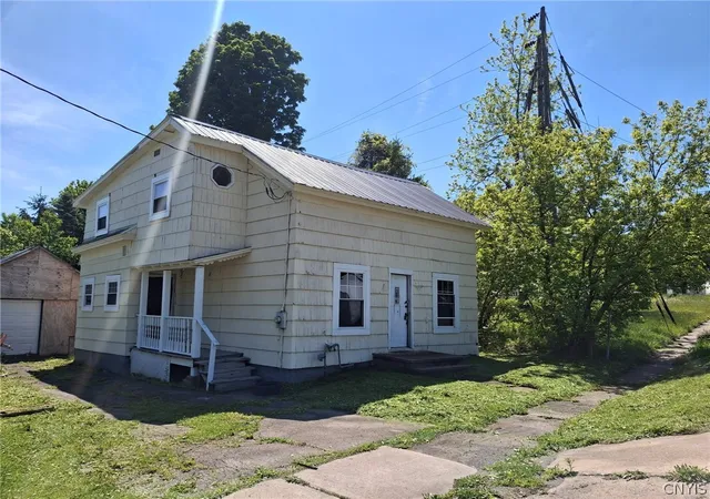 2nd image of 4 East St, German Flatts, NY 13357 | MLS# S1684282