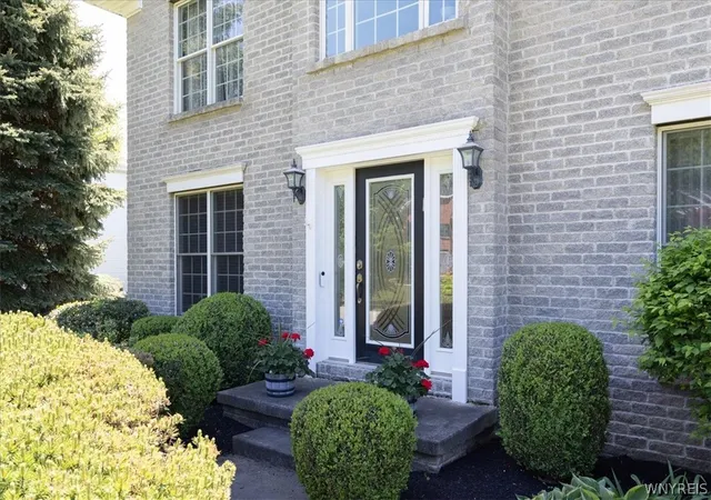 2nd image of 32 Forrester Ct, Buffalo, NY 14228 | MLS# B1684102