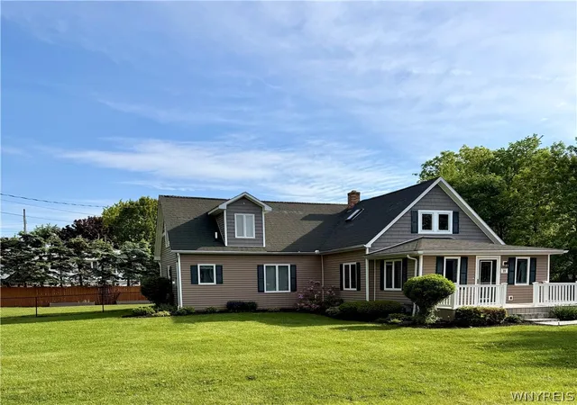2nd image of 21 Middlesex Rd, Orchard Park, NY 14127 | MLS# B1684060
