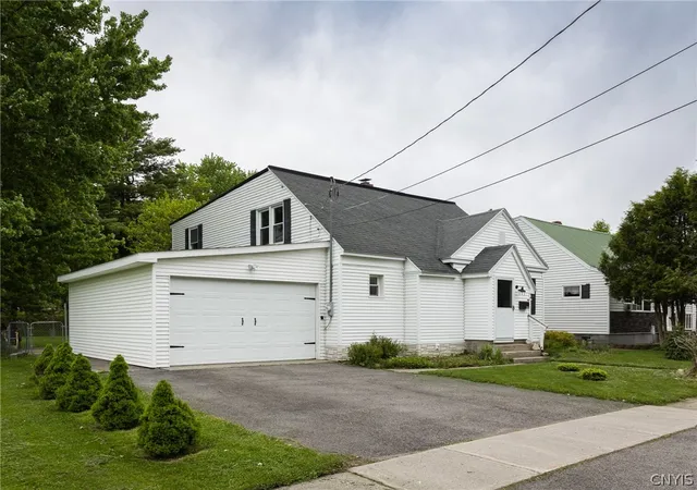 Photo 3 of Single family home for sale at 332 Butterfield Ave, Watertown, NY 13601 | MLS# S1684981 | Listing updated on 2026-07-23