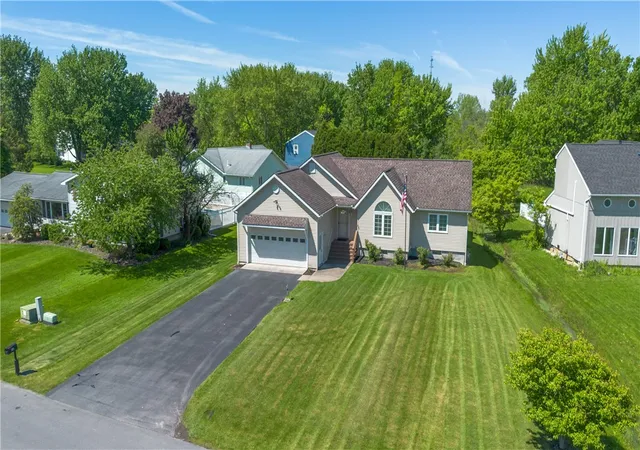 Homes for sale in Seneca Falls, NY | 24 Vanrensselaer St, Seneca Falls, NY 13148 | MLS# R1685003