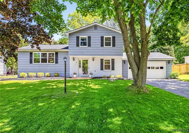 Homes for sale in Perinton, NY | 8 Putnam Cir, Perinton, NY 14450 | MLS# B1684918
