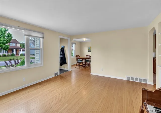 5th image of 258 Dexter, Tonawanda, NY 14150 | MLS# B1684644
