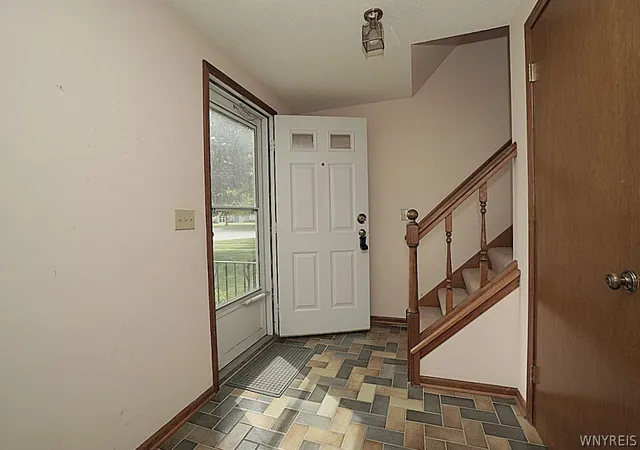 Homes for sale in West Seneca, NY | 57 Wimbledon Ln, West Seneca, NY 14224 | MLS# B1684777
