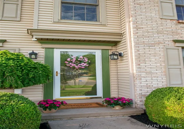 Homes for sale in Hamburg, NY | 2322 Hobblebush Ln, Hamburg, NY 14085 | MLS# B1685041