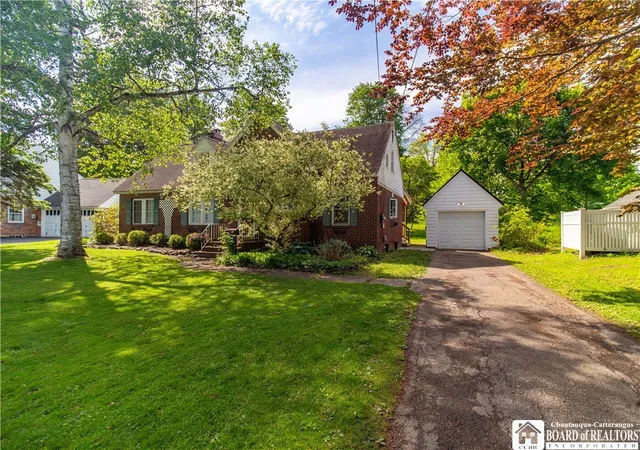 2nd image of 575 Front St, Jamestown, NY 14701 | MLS# R1681138