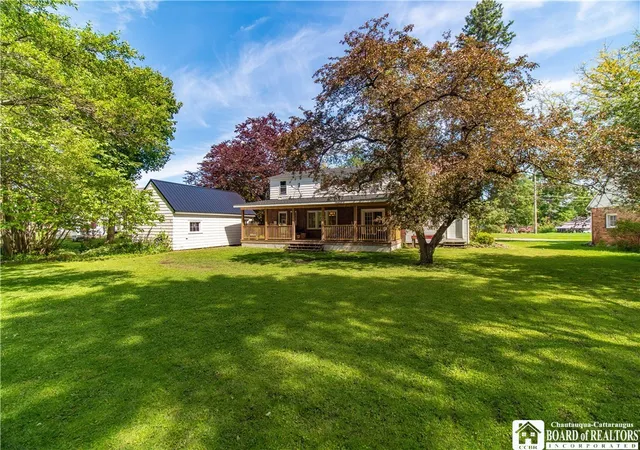 3rd image of 575 Front St, Jamestown, NY 14701 | MLS# R1681138