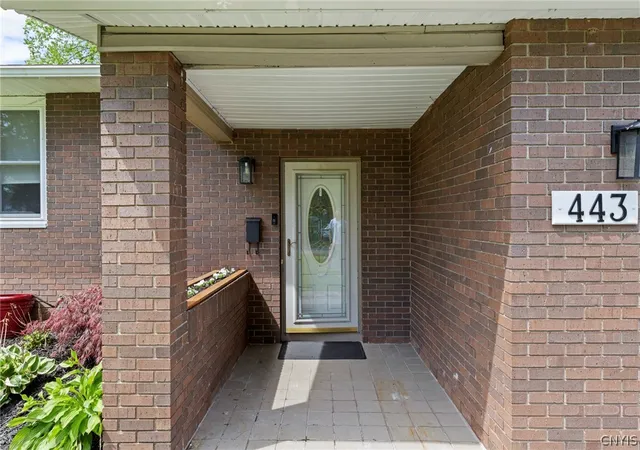 3rd image of 443 Jewell Dr, Salina, NY 13088 | MLS# S1684754