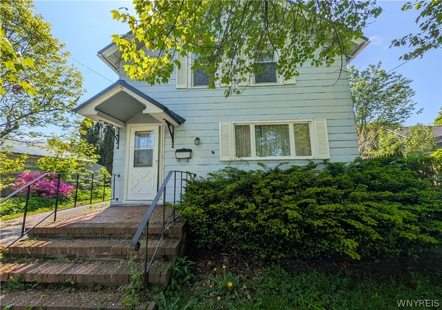 2nd image of 9 E Pine St, Dunkirk, NY 14048 | MLS# B1683350