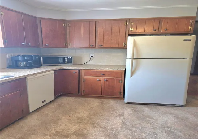 3rd image of 236 E Pulteney St, Corning, NY 14830 | MLS# R1685172