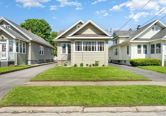 Homes for sale in Whitestown, NY | 9 Russell Ave, Whitestown, NY 13495 | MLS# S1685071