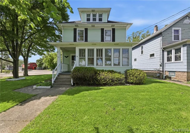 Homes for sale in Lancaster, NY | 40 Litchfield Ave, Lancaster, NY 14043 | MLS# B1685167