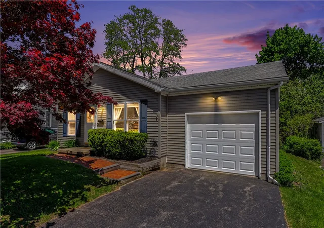 26th image of 98 Dewberry Dr, Irondequoit, NY 14622 | MLS# R1685183