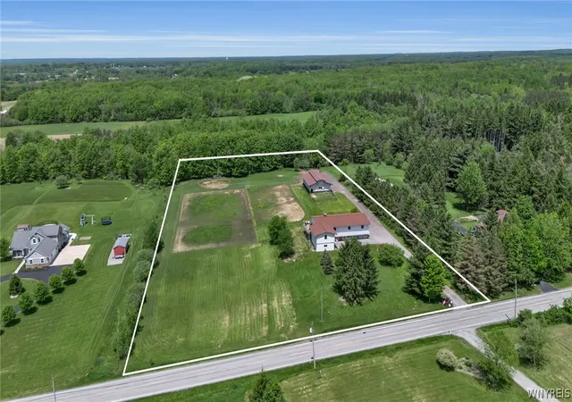 2nd image of 12286 Williston Rd, Marilla, NY 14004 | MLS# B1684357