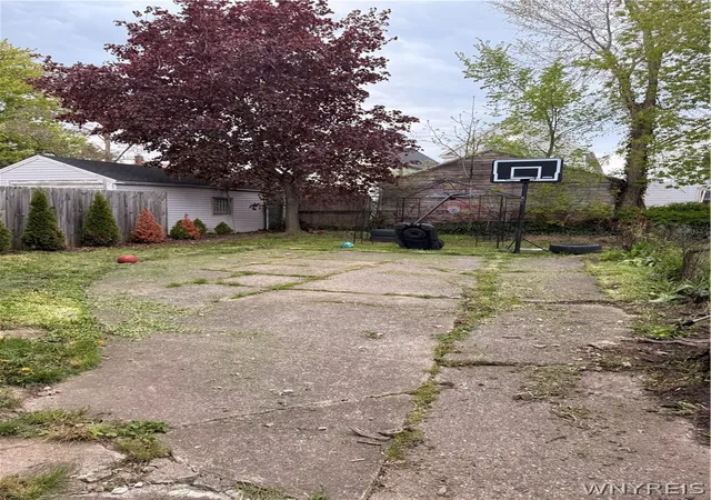 Photo 4 of House for sale at 21 Elgas St, Buffalo, NY 14207 | MLS# B1685203 | Listing updated on 2026-06-15
