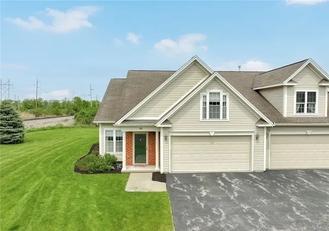 Homes for sale in Henrietta, NY | 95 Eagle Pine, Henrietta, NY 14623 | MLS# R1684332