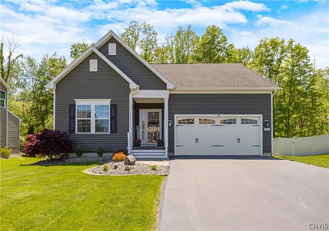 Homes for sale in Clay, NY | 8526 Mcnamara Dr, Clay, NY 13041 | MLS# S1682214