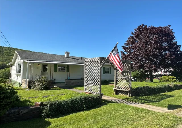 Homes for sale in Bradford Town, PA | 604 W Corydon St, Bradford Town, PA 16701 | MLS# R1685192